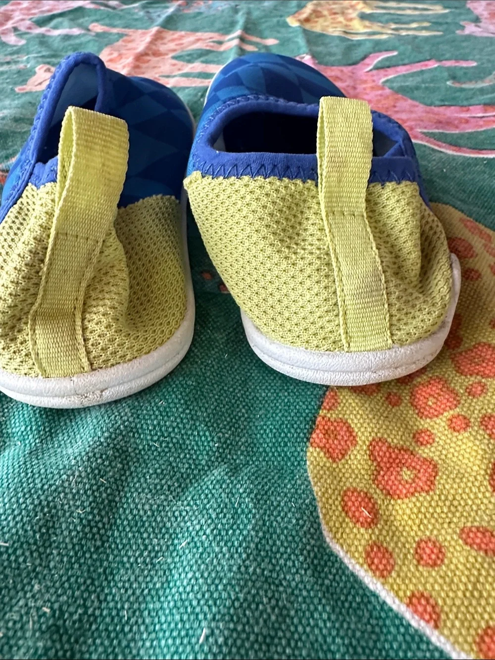 Speedo Kids Blue Checkered Slip-On Water Shoes with Yellow Accents sz 13-1